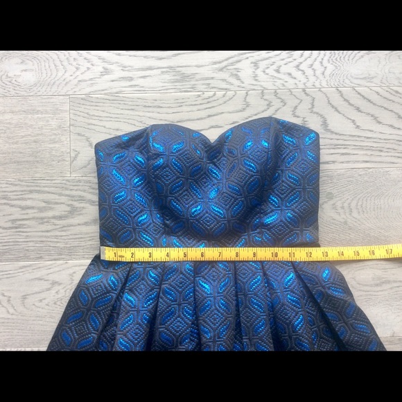 SEQUIN HEARTS Strapless Dress. Size 3 Junior - Picture 6 of 8